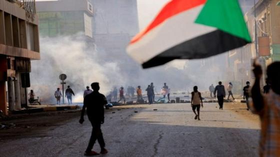 السودان متظاهر سوداني
