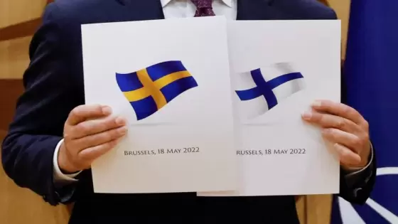 السويد وفنلندا تركيا