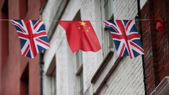 بريطانيا تستدعي السفير الصيني في لندن