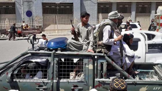 طالبان تسيطر على القصر الرئاسي في كابل