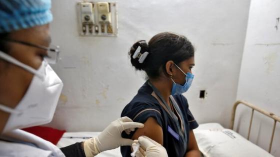 الهند تعتزم تطعيم 300 مليون شخص ضد كورونا
