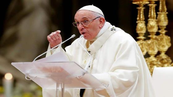 بابا الفاتيكان يدعو قادة العالم إلى نبذ الخلافات السياسية بينهم