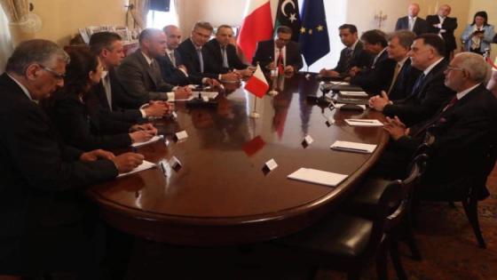 بالصور مباحثات بين رئيس المجلس الرئاسي الليبي و رئيس وزراء مالطا