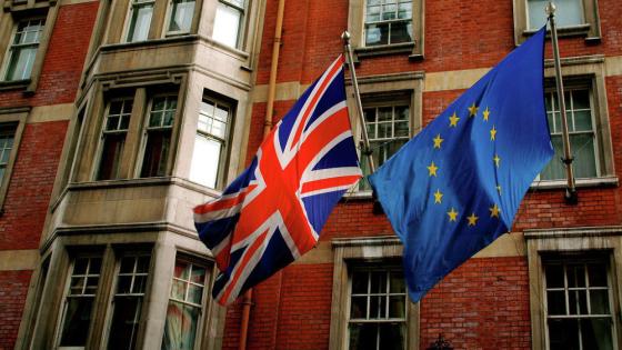 بريطانيا توقّع اتفاقية تجارة مع الإتحاد الأوروبي