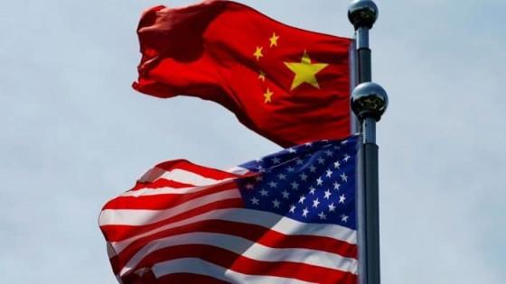 بكين تفرض عقوبات على مسؤولين أمريكيين
