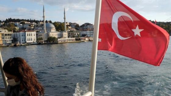 “العدالة والتنمية” التركي: ماكرون يدعم الكراهية وليس الديمقراطية