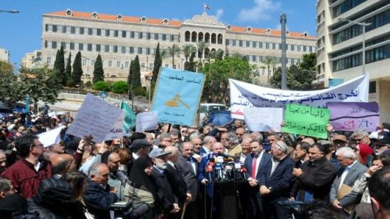 متظاهرون يقتحمون مبنى الحكومة اللبنانية