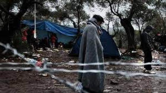 مئات المهاجرون ينتقلون إلى مخيم جديد في جزيرة ليسبوس اليونانية