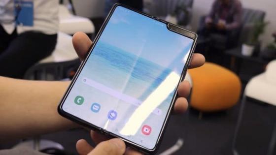 هاتف Samsung Galaxy Fold 5G