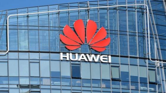 Huawei تلتزم بعلامة Honor التجارية وترفض تكهنات Kuo بالبيع